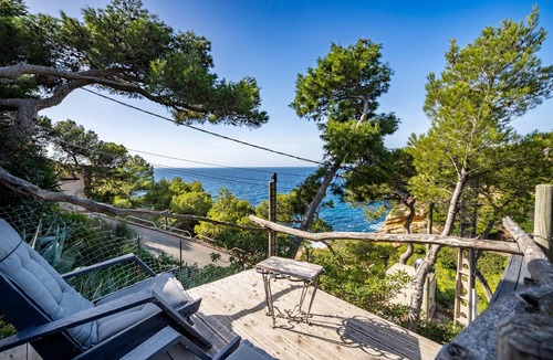 Ensues-la-Redonne House | Holiday Home 'Villa Calanques' with Sea View, Private Terrace and Wi-Fi