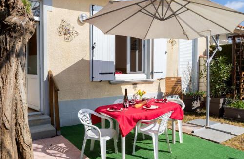 La Rogere House | Holiday Home Le Cocon by Interhome