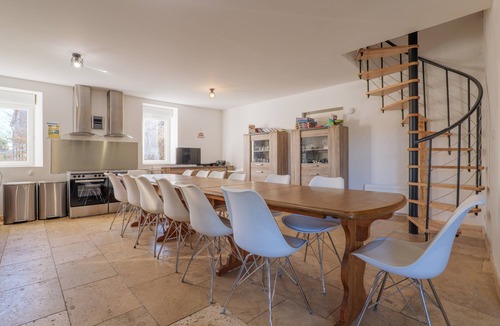 Laurac-en-Vivarais House | Holiday Home 'Mas Des Genêts' with Mountain View, Balcony and Wi-Fi