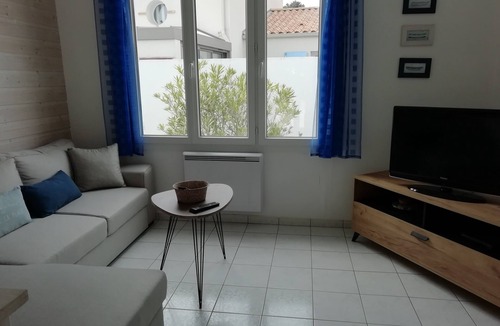Les Conches House | Holiday home in Conches