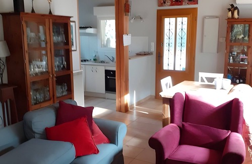 Molieres-sur-Ceze House | Holiday Home 'A Romantic Retreat in The Woods' with Mountain View, Wi-Fi and Air Conditioning