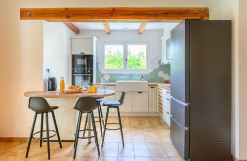 Noirmoutier-en-l'Ile House | Holiday Home Nostress -Villa-Studio- 8 pers by Interhome