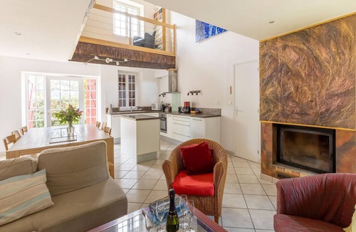 Ouroux-en-Morvan House | Holiday home with beautiful views