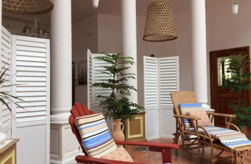 Saint-Cyr-sur-Loire House | Holiday Home Landhaus La Villa Bolero by Interhome