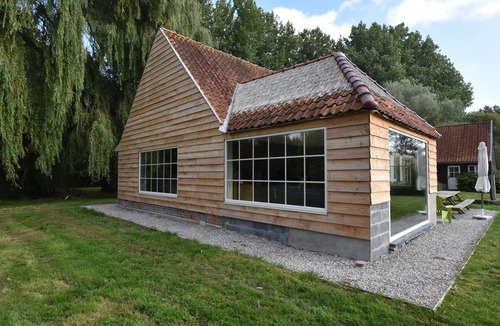 Saint-Omer House | Holiday Home in Saint-Omer near Lake & Forest