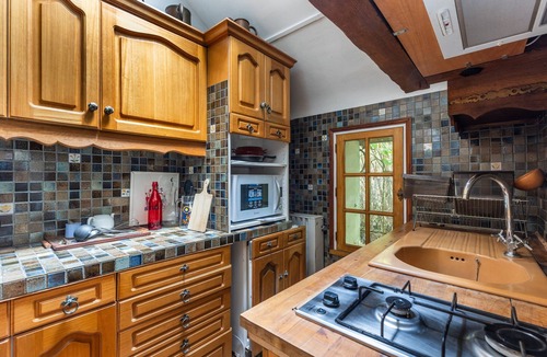 Vernou-sur-Brenne House | Holiday Home 'La Closerie Du Cassereau' with Shared Garden and Balcony