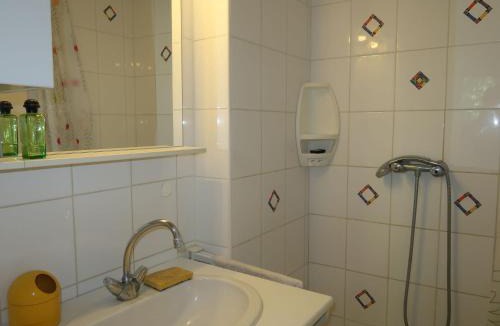 Villeneuve-les-Avignon House | Holiday Home La Cigale by Interhome