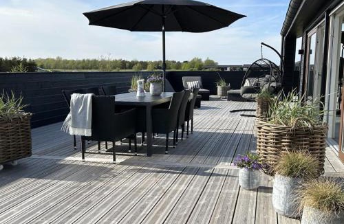 Bratten Strand House | Holiday Home Frithbjorn - 900m from the sea by Interhome