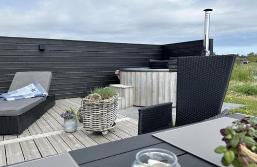 Bratten Strand House | Holiday Home Frithbjorn - 900m from the sea by Interhome