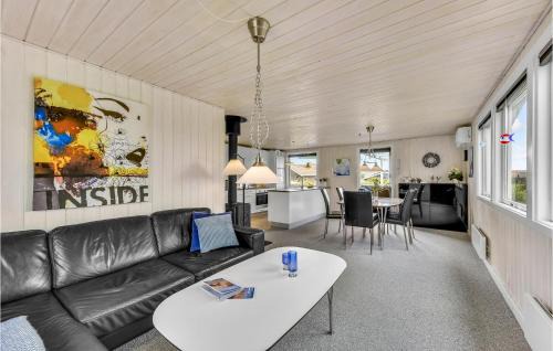 Nørre Lyngvig House | Holiday Home Fyrmarken Hvide Sande
