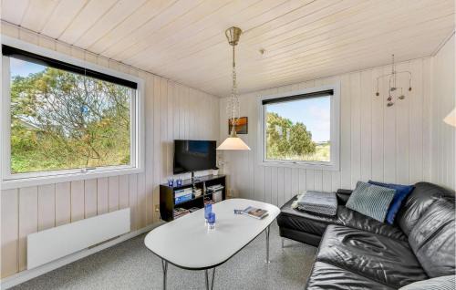 Nørre Lyngvig House | Holiday Home Fyrmarken Hvide Sande