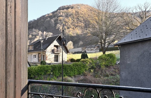 Cazaux-Layrisse House | Holiday Home "Gîte à Cazaux - Bagnères de Luchon" with Private Garden