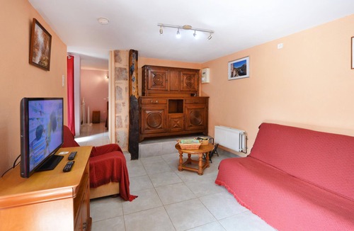 Villecomtal House | Holiday Home "Gîte Le Pressoir Domaine de Jouani" with Shared Pool & A/C