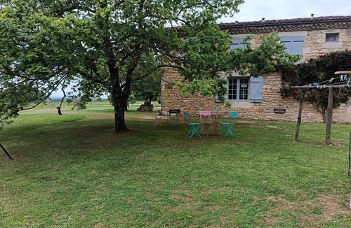 Salles House | Holiday Home “Gîte La Giscardie”