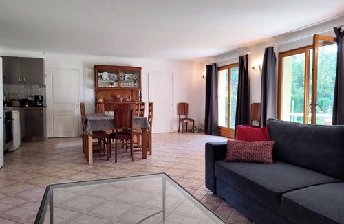 Eu House | Holiday Home “Gîte Le Clos aux Cerises”