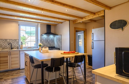Plainfaing House | Holiday Home 'Gîte Les 3 Cerfs - 3 Stars' with Mountain View, Private Terrace & Wi-Fi