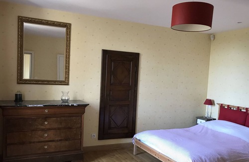 Montreuil-Juigne Other | Holiday Home 'Gîte De Charme Bord De La Mayenne' with Shared Terrace and Wi-Fi