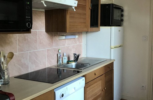 Montreuil-Juigne Other | Holiday Home 'Gîte De Charme Bord De La Mayenne' with Shared Terrace and Wi-Fi