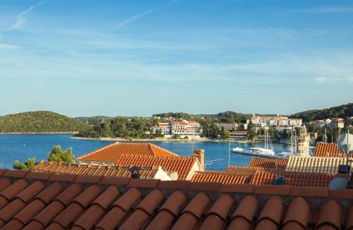 Cove Tri Zala (Zrnovo) House | Holiday home Gabriela