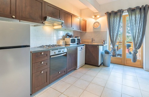 Peyraube House | Holiday Home 'Galets' with Mountain View, Wi-Fi and Air Conditioning