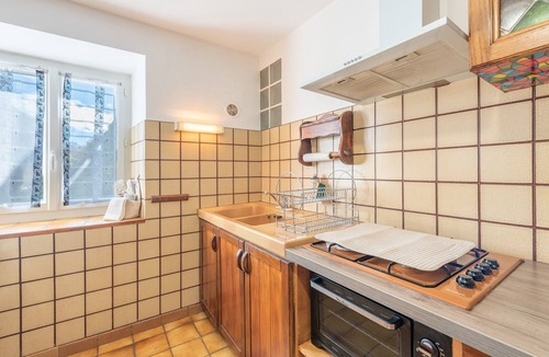 Sazos House | Holiday Home 'Gary Loup' with Mountain View, Private Terrace and Wi-Fi