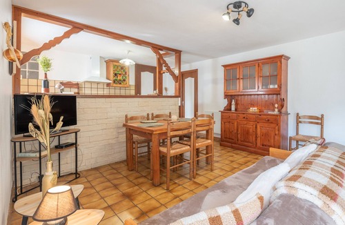 Sazos House | Holiday Home 'Gary Loup' with Mountain View, Private Terrace and Wi-Fi