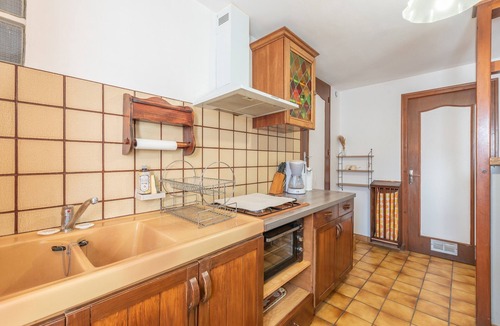 Sazos House | Holiday Home 'Gary Loup' with Mountain View, Private Terrace and Wi-Fi