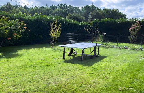 Sanguinet House | Holiday Home 'Gîte 1 Lac Nature Piscine' with Shared Pool, Wi-Fi and Air Conditioning