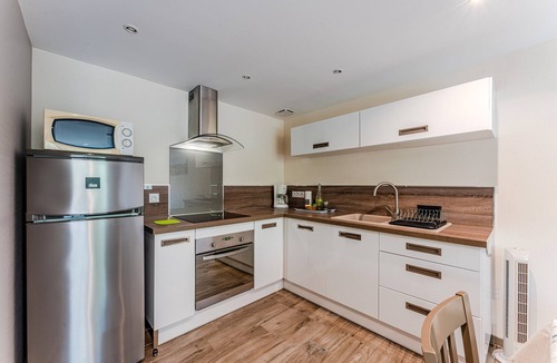 Sanguinet House | Holiday Home 'Gîte 2 Lac Nature Piscine' with Shared Pool, Wi-Fi and Air Conditioning