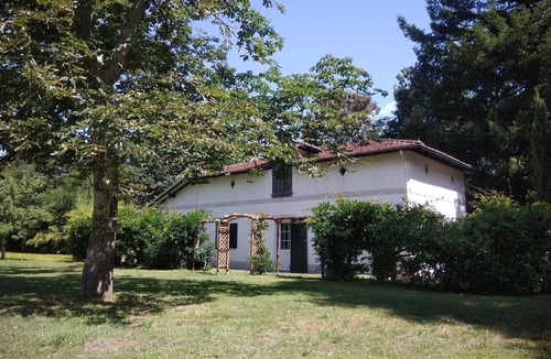 Castets House | Holiday Home 'Gîte 5 to 6 People, Shared Pool, Beaches Nearby' with Pool