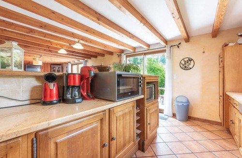 Bazus-Aure House | Holiday Home 'Gite Baupeillas' with Mountain View, Private Terrace and Wi-Fi