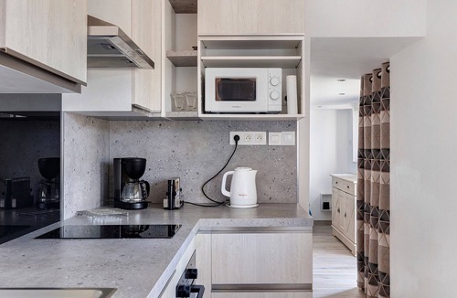 Huille House | Holiday Home 'Gîte Bleu Pour 14 Personnes' with Private Terrace and Wi-Fi