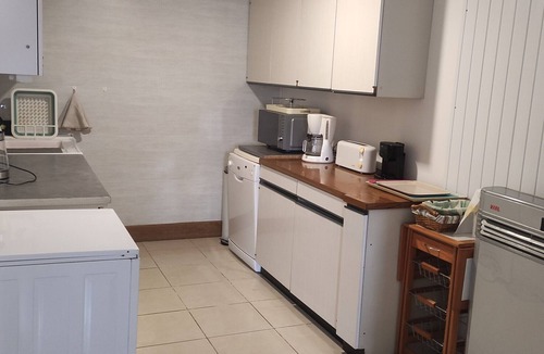 Montamise House | Holiday Home "Gite de la Croix Blanche" with Private Garden and Wi-Fi
