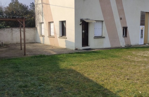 Montamise House | Holiday Home "Gite de la Croix Blanche" with Private Garden and Wi-Fi