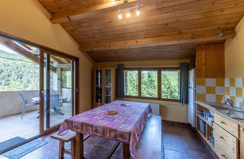 Malbosc House | Holiday Home 'Gite Des Ressources' with Mountain View, Shared Pool and Wi-Fi