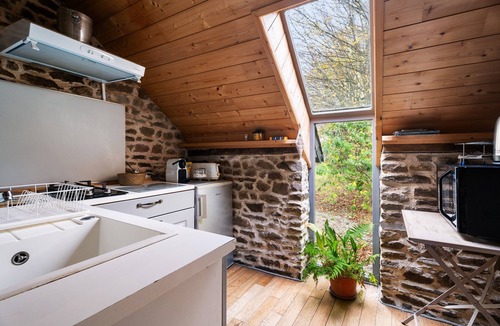 Vieux-Viel House | Holiday Home "Gîte du 17 - Sauna Jacuzzi Hammam" with Wi-Fi and Air Conditioning