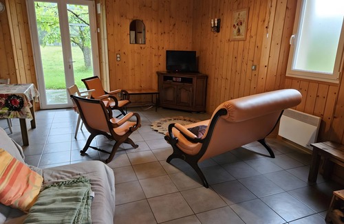Lau-Balagnas House | Holiday Home "Gîte Chez Pascalette" with Mountain View, Private Terrace and Wi-Fi