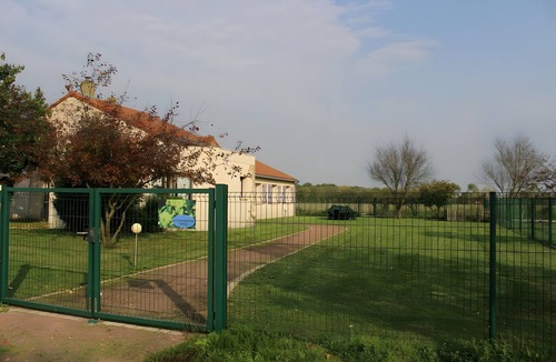 Landemont House | Holiday Home 'Gîte Isatis' with Private Terrace, Private Garden and Wi-Fi