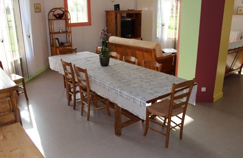 Landemont House | Holiday Home 'Gîte Isatis' with Private Terrace, Private Garden and Wi-Fi