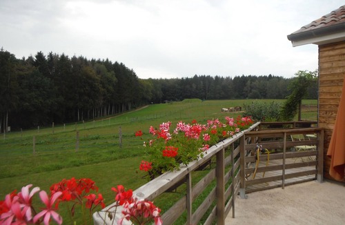 Givonne House | Holiday Home 'Gîte Le Clos Du Bannet' with Wi-Fi