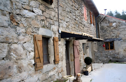 Saint-Julien-Labrousse House | Holiday Home 'Gîte Les Combes Claires' with Mountain View and Wi-Fi