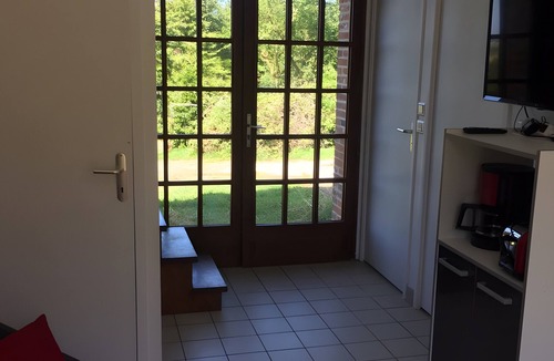 Eu House | Holiday Home 'Gite Les Rosiers' with Private Garden