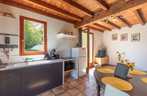 Peyrouse House | Holiday Home "Gîte Lieuj" with Mountain View, Private Terrace and Wi-Fi