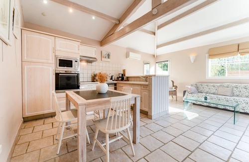Comps House | Holiday Home 'Gites Le Clos Olives in Provence' with Mountain View, Wi-Fi and Air Conditioning