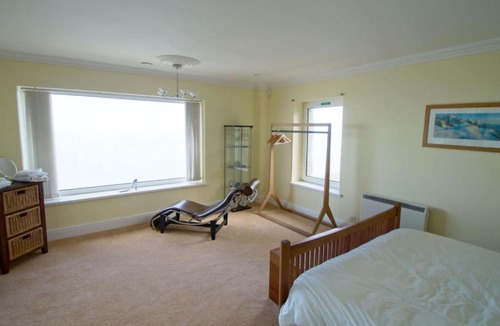 Tan-y-groes House | Holiday Home Golygfa by Interhome