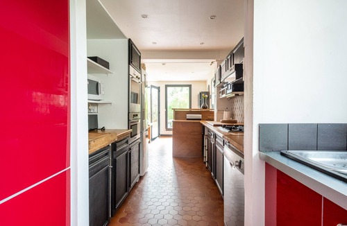 Coulogne House | Holiday Home 'Grande Maison Familliale' with Private Terrace, Private Garden and Wi-Fi