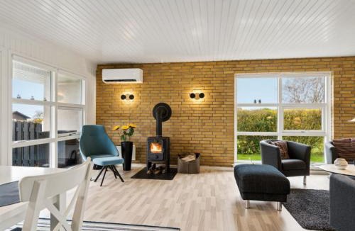 Bøjden House | Holiday Home Gudrun - 250m from the sea by Interhome