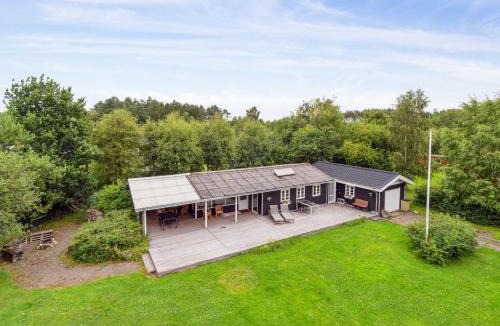 Hou House | Holiday Home Gunlög - 1-3km from the sea by Interhome