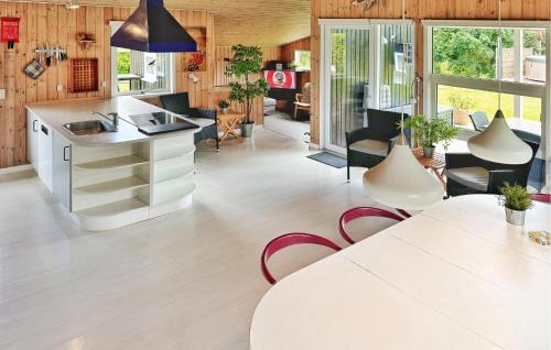 Fjellerup Strand House | Holiday Home Gyvelvænget Glesborg Ii
