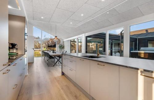 Bønnerup Strand House | Holiday Home Hana - 800m from the sea by Interhome